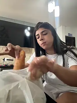 ZiaCalifa online show from 12-16-25, 01:15