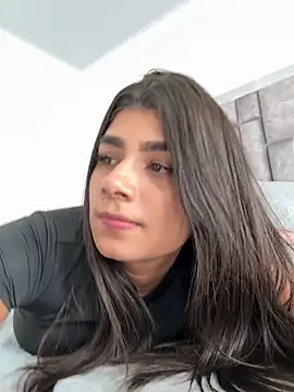 Snapshot of ZiaCalifa chatting on 10-19-25, 08:00 ZiaCalifa online show from 10-19-25, 08:00