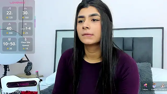 Snapshot of ZiaCalifa chatting on 10-15-25, 12:02 ZiaCalifa online show from 10-15-25, 12:02