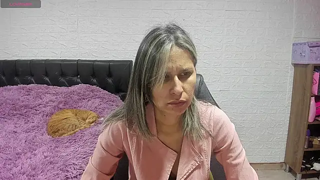 Snapshot of lauren_ashlee chatting on 02-05-25, 01:54 lauren ashlee online show from 02-05-25, 01:54