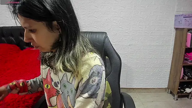 Snapshot of lauren_ashlee chatting on 01-22-25, 03:40 lauren ashlee online show from 01-22-25, 03:40