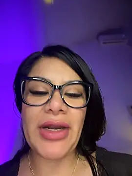 Snapshot of Insane_Issa chatting on 03-18-25, 06:39 Insane Issa online show from 03-18-25, 06:39