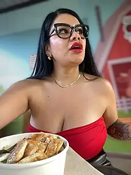 Snapshot of Insane_Issa chatting on 03-22-25, 08:59 Insane Issa online show from 03-22-25, 08:59