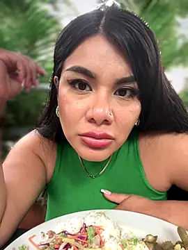 Insane Issa online show from 12-20-25, 07:06