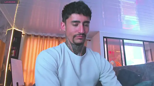 Snapshot of Mark_Kamper chatting on 11-12-25, 07:07 Mark Kamper online show from 11-12-25, 07:07