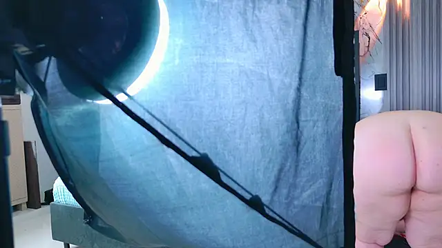 NathaxaLeans online show from 10-24-25, 11:42