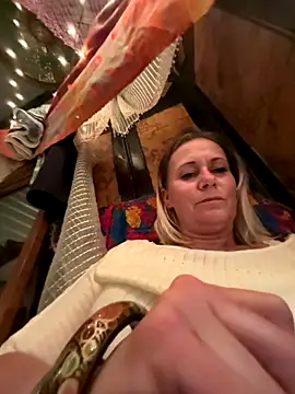 SummerBlueMoon online show from 10-11-25, 06:03