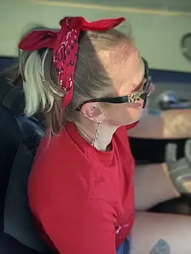 SummerBlueMoon online show from 10-17-25, 07:15