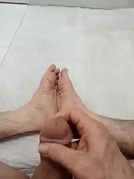 Hardapple01 online show from 03-05-25, 12:49