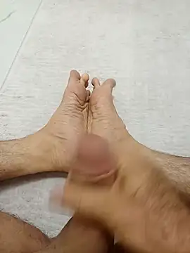 Hardapple01 online show from 10-11-25, 02:34