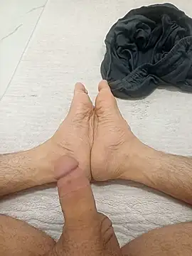 Hardapple01 online show from 09-27-25, 04:18