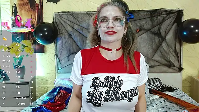 Esmeralda oikos online show from 10-31-25, 04:09