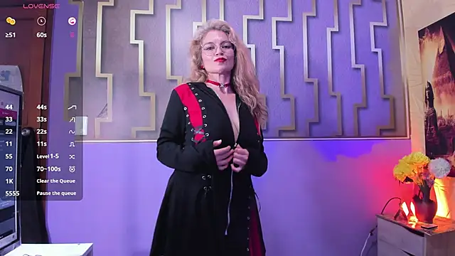 Esmeralda oikos online show from 12-18-25, 04:06