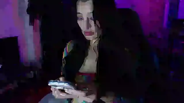 AngelaQueen  online show from 11-04-25, 05:50