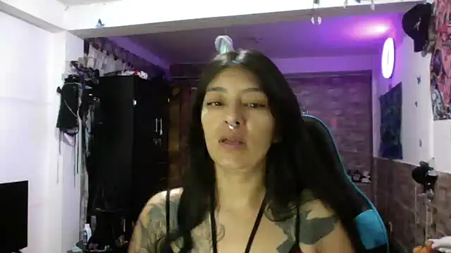 AngelaQueen  online show from 09-18-25, 05:49