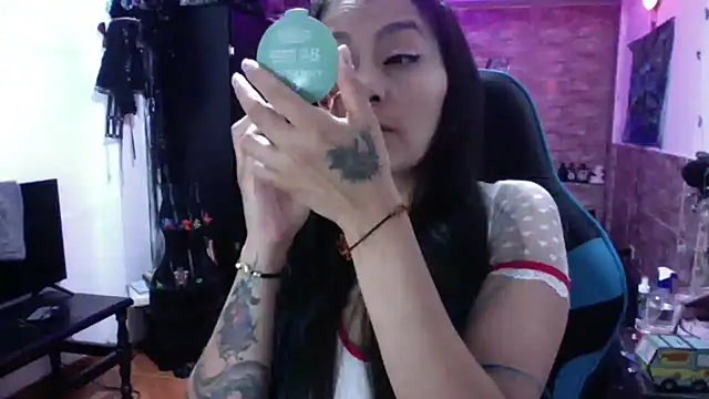 AngelaQueen  online show from 10-29-25, 05:34