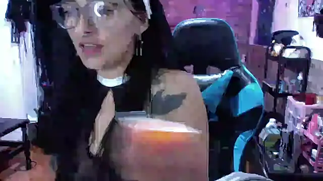 AngelaQueen  online show from 10-31-25, 05:37