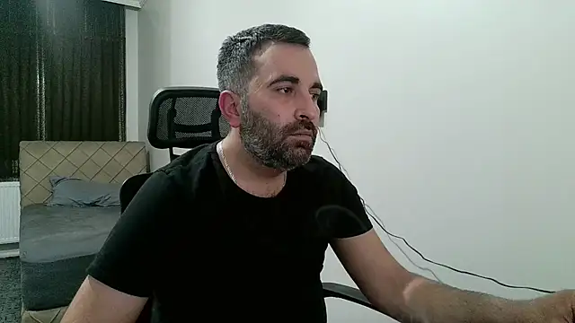 Snapshot of tgltplsr chatting on 01-15-26, 10:57 tgltplsr online show from 01-15-26, 10:57