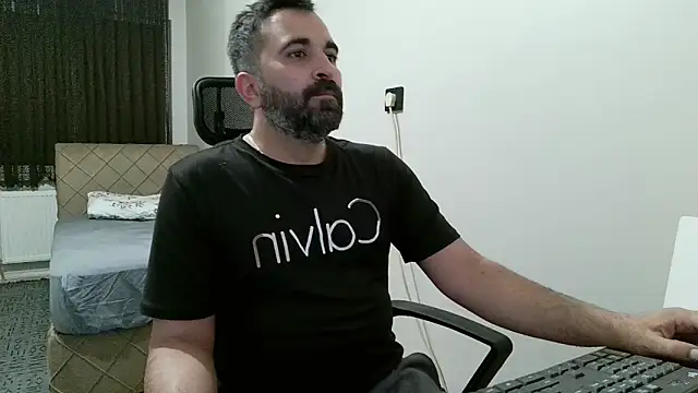 Snapshot of tgltplsr chatting on 02-15-26, 01:06 tgltplsr online show from 02-15-26, 01:06