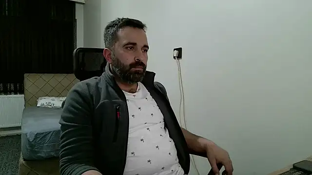 Snapshot of tgltplsr chatting on 02-15-26, 07:57 tgltplsr online show from 02-15-26, 07:57