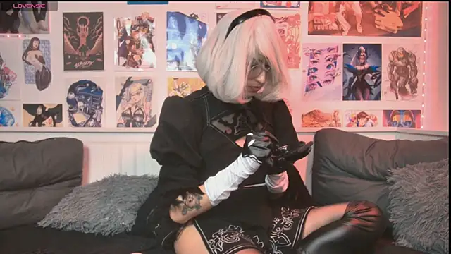 Snapshot of snowblack_ chatting on 01-17-26, 05:05 snowblack online show from 01-17-26, 05:05