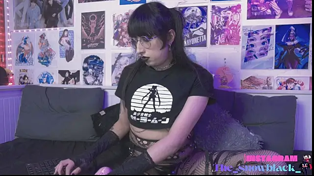 Snapshot of snowblack_ chatting on 02-27-26, 03:23 snowblack online show from 02-27-26, 03:23