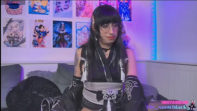 snowblack  online show from 05-13-26, 06:04
