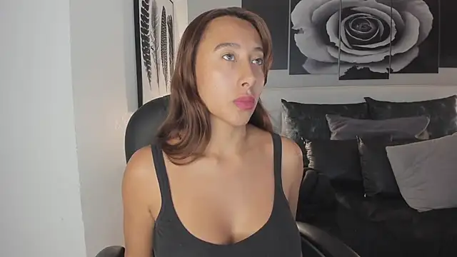 Snapshot of lena_banks chatting on 11-20-25, 11:47 lena banks online show from 11-20-25, 11:47