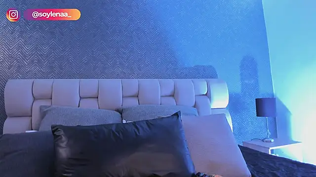 Snapshot of lena_banks chatting on 10-17-25, 09:27 lena banks online show from 10-17-25, 09:27