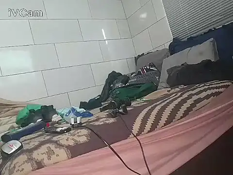 Snapshot of Stormward chatting on 12-14-25, 04:12 Stormward online show from 12-14-25, 04:12