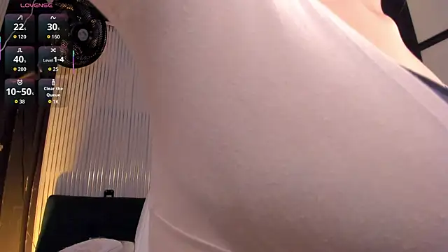 LunaBaker-1 online show from 05-19-26, 06:31