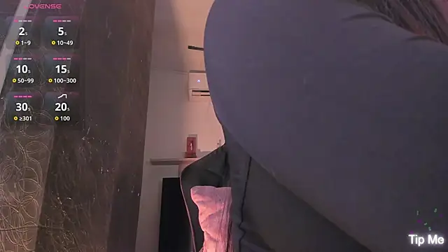 LunaBaker-1 online show from 12-21-25, 05:14