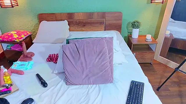 dannaahbrown online show from 04-19-26, 01:23