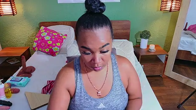 Snapshot of dannaahbrown chatting on 06-16-26, 06:41 dannaahbrown online show from 06-16-26, 06:41
