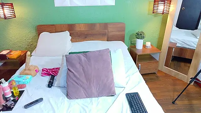 dannaahbrown online show from 10-01-25, 08:13