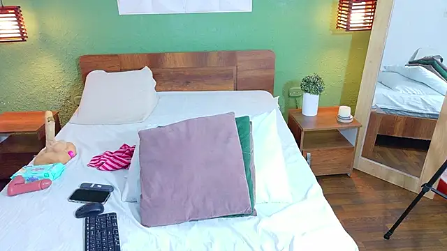 dannaahbrown online show from 10-18-25, 07:27