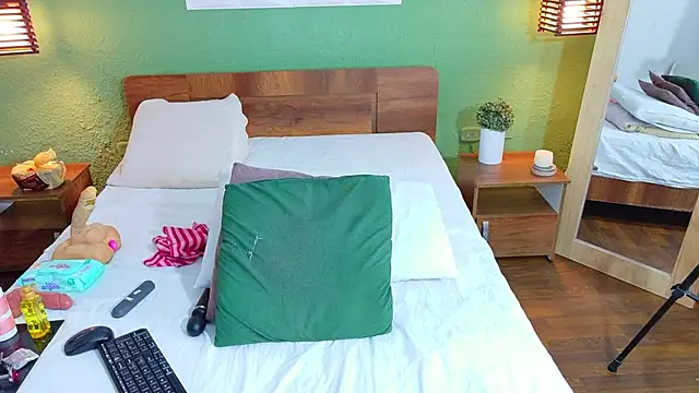 dannaahbrown online show from 10-21-25, 07:46