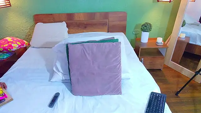 dannaahbrown online show from 04-15-26, 04:11