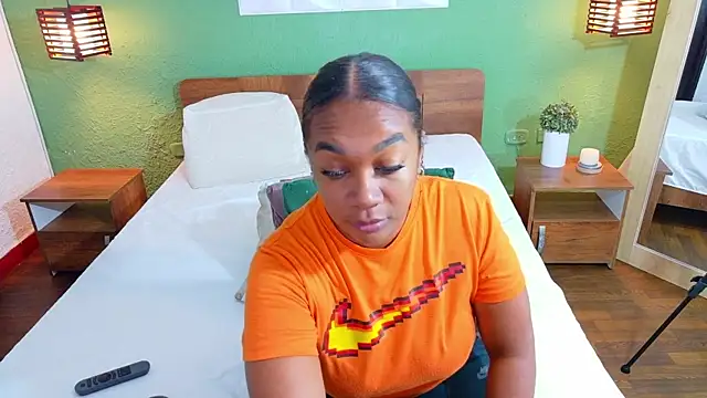 dannaahbrown online show from 10-10-25, 08:31