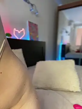 Snapshot of evaran_ chatting on 03-18-25, 01:01 evaran online show from 03-18-25, 01:01