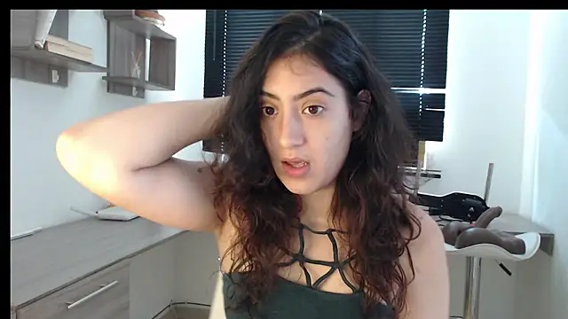 MIYESSI online show from 09-11-25, 04:18