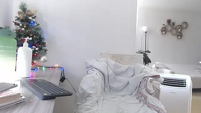 MIYESSI online show from 01-15-26, 05:27