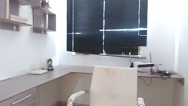 MIYESSI online show from 09-17-25, 06:54