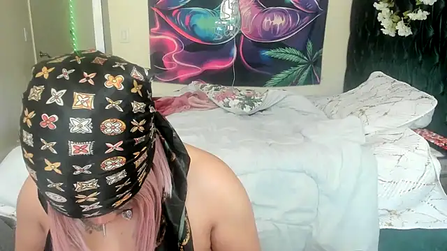 YasmineMinaj online show from 04-14-26, 12:21