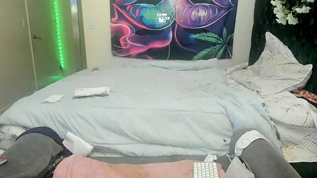 YasmineMinaj online show from 04-14-26, 12:15