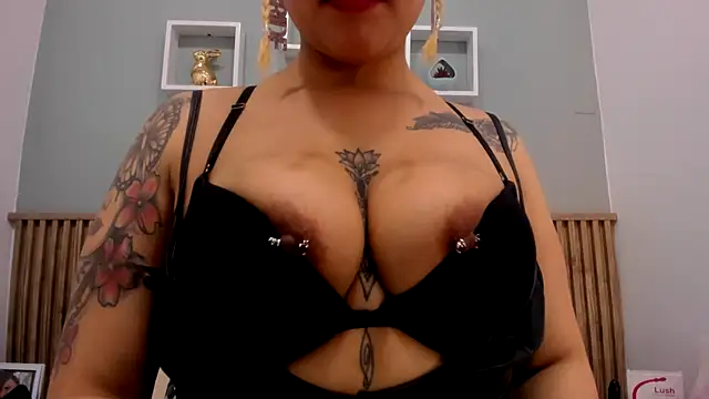 SalommeeT online show from 11-27-25, 08:53