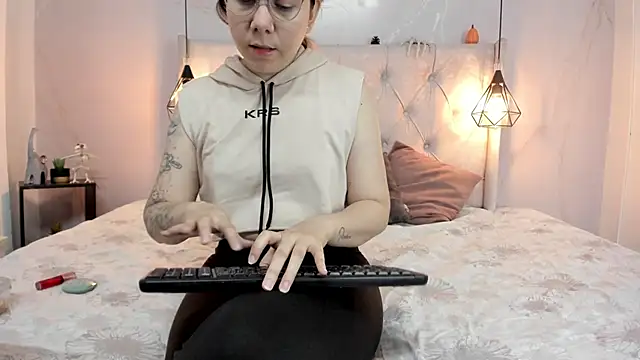 SakuraLee  online show from 10-16-25, 01:52