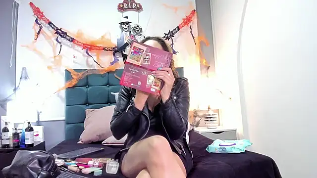 charlott lens online show from 10-25-25, 09:30