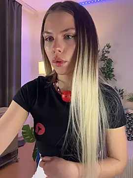 Snapshot of KittyKatyDream chatting on 02-03-25, 04:31 KittyKatyDream online show from 02-03-25, 04:31