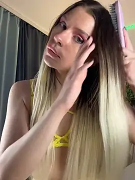 Snapshot of KittyKatyDream chatting on 02-17-25, 09:10 KittyKatyDream online show from 02-17-25, 09:10